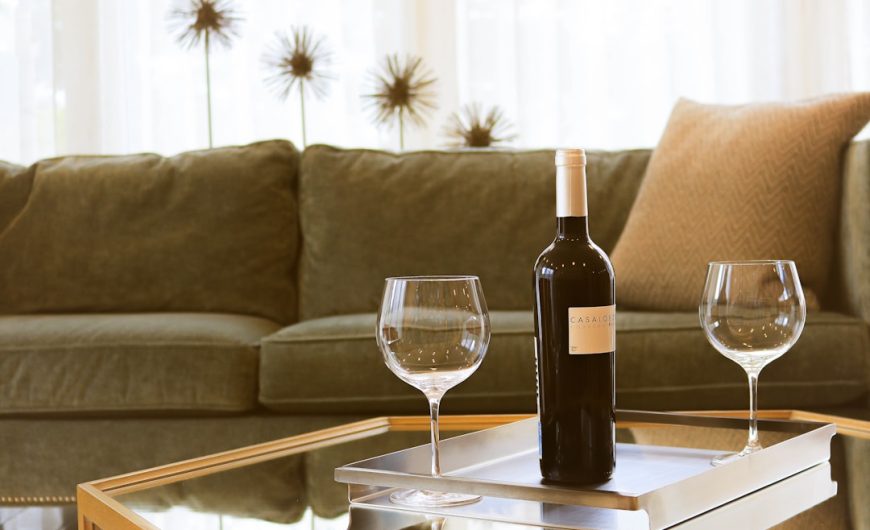 Luxury vs. Affordable: Finding the Perfect Balance in Home Decor