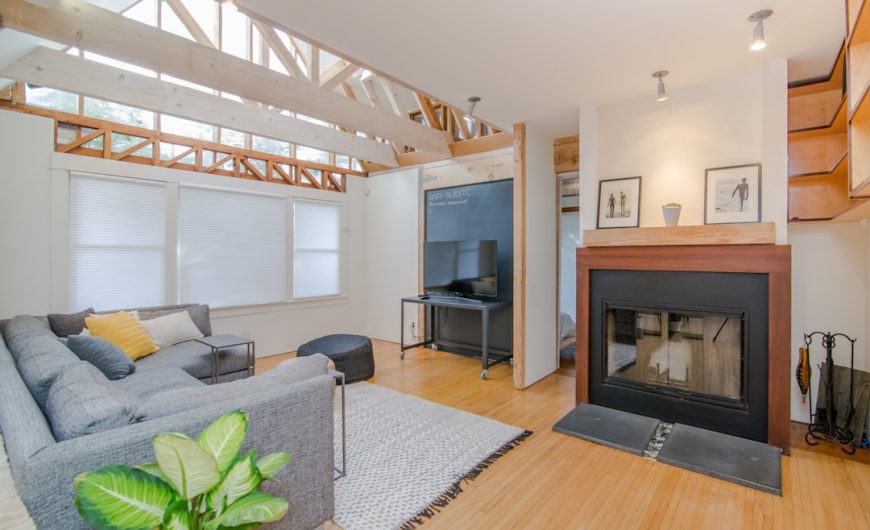 Luxury vs. Affordable Home Decor: Finding the Perfect Balance